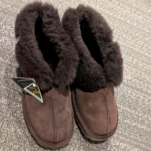 NWT men's Emu Australia slippers
